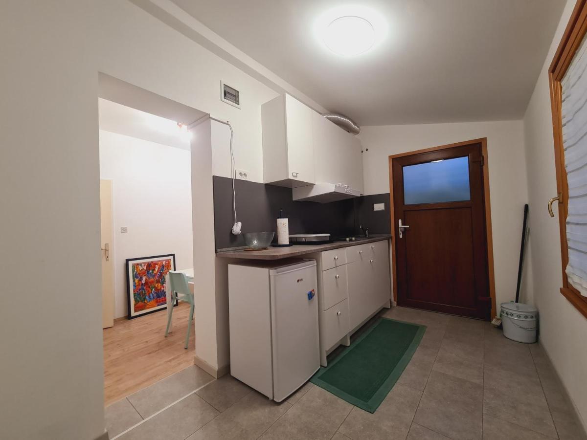 Countryside Apartment Koper Luaran gambar